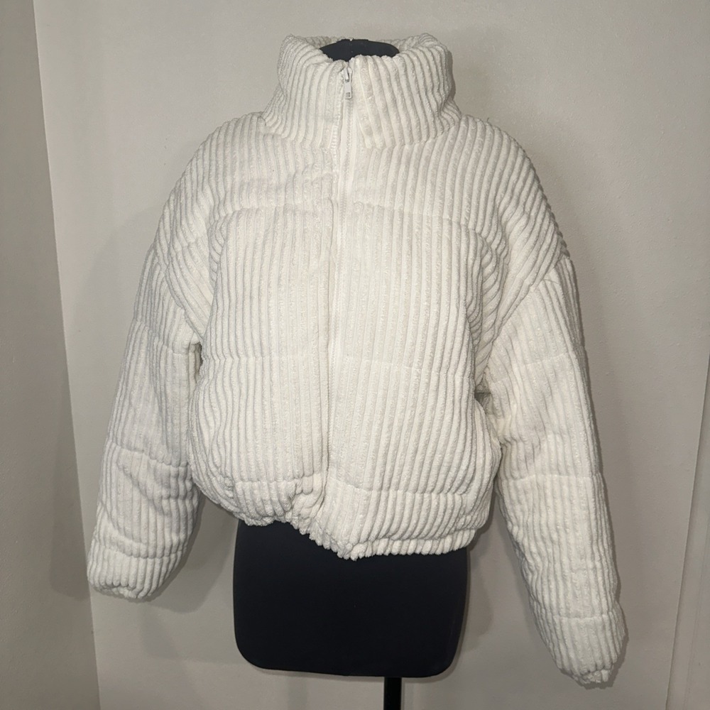 Reserve Fairfax Ribbed NWT Puffer Jacket Size L White Zip Up High Neck Crop